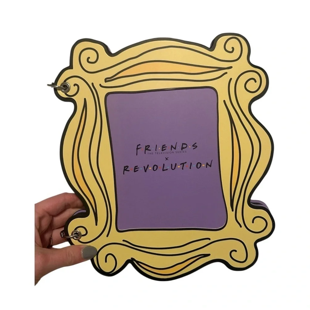 {Revolution} Friends Eyeshadow Palette